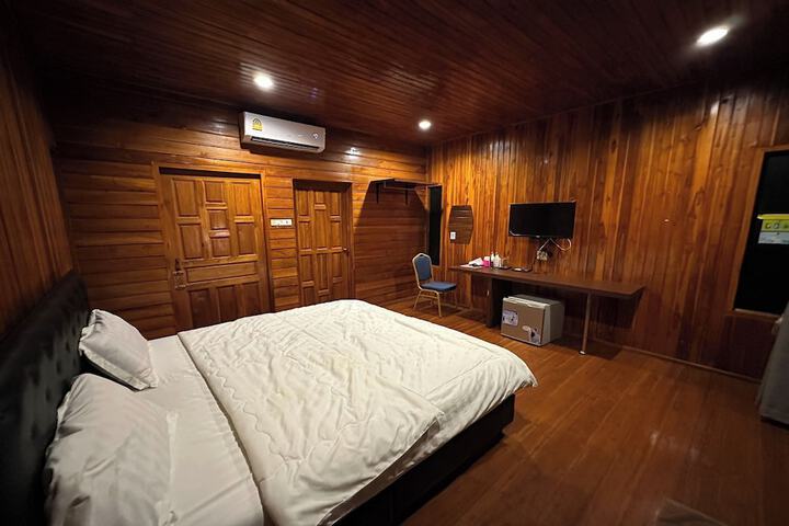Room 11 of 65