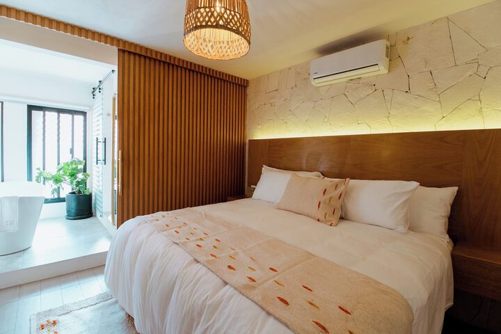 Room 3 of 52