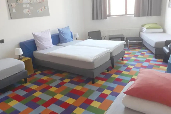 Room 2 of 17