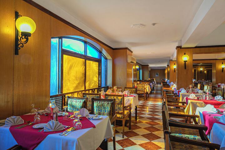 Dining 60 of 93