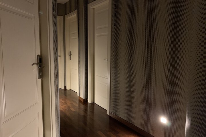 Room 5 of 36