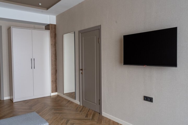 Room 12 of 66