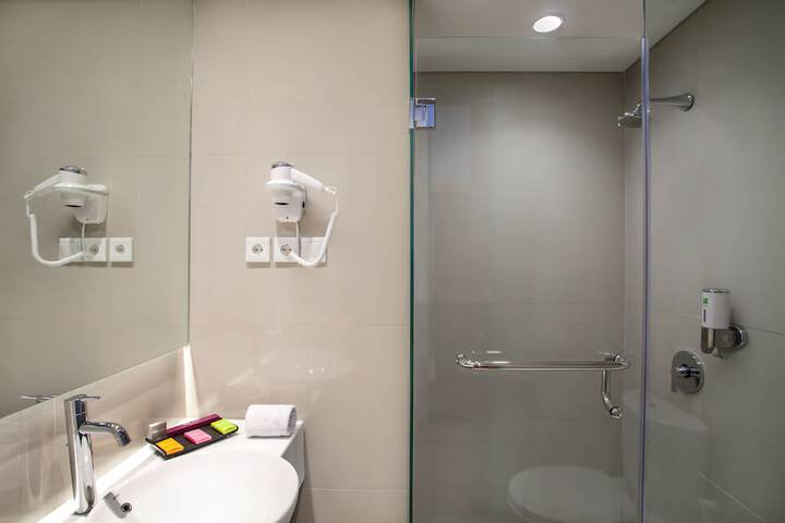 Room 11 of 26