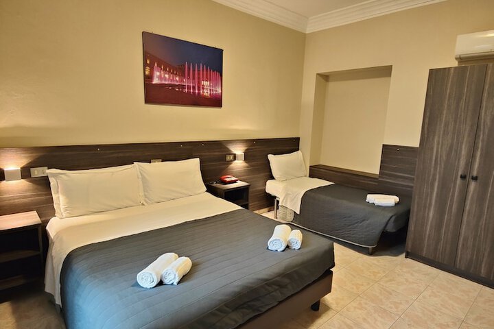 Room 8 of 65