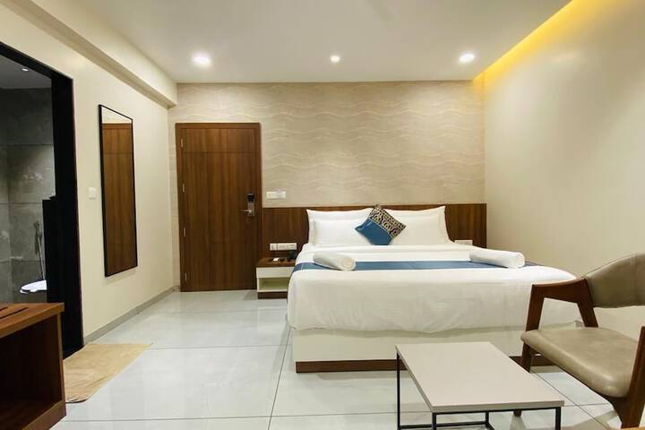 Room 2 of 20