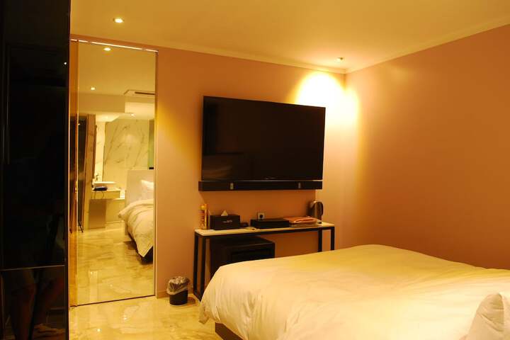 Room 21 of 44