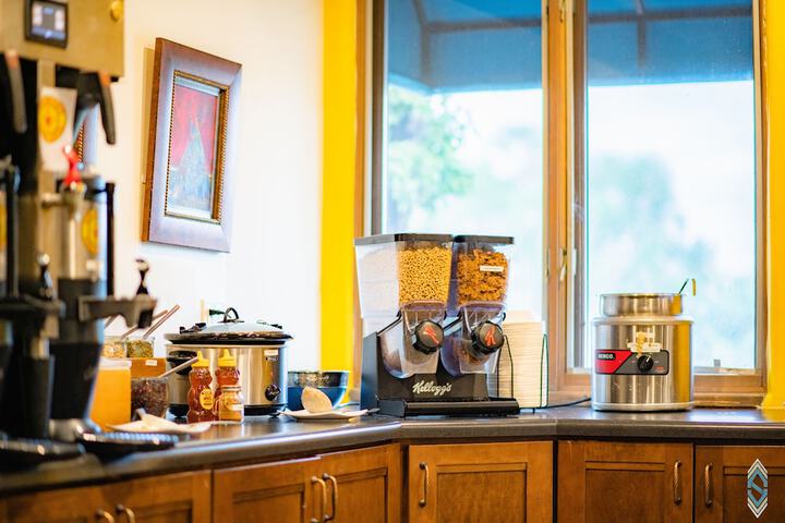Breakfast area