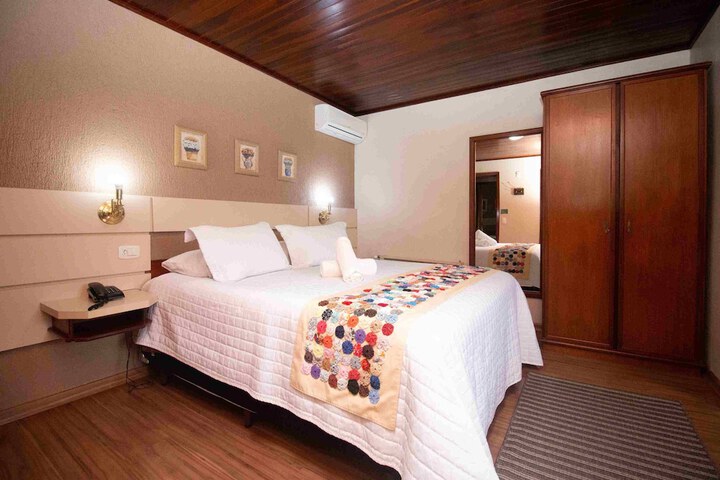 Room 28 of 81