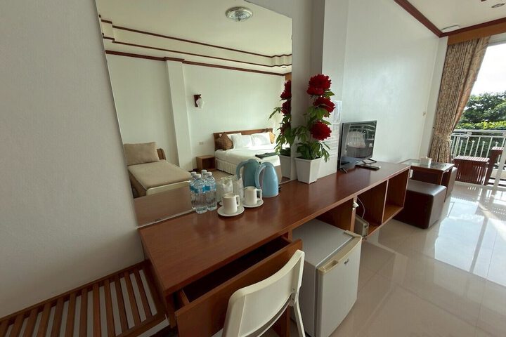 Room 10 of 202