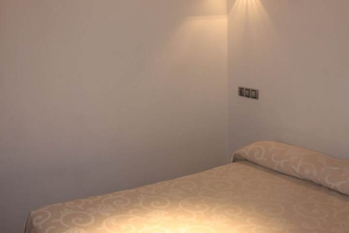 Room 9 of 34