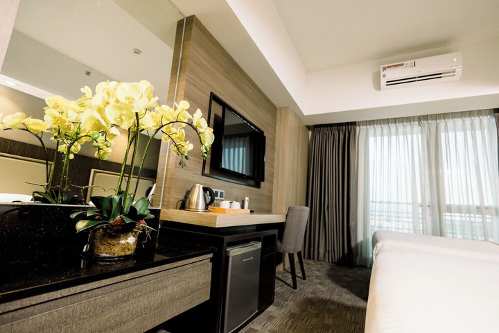 Room 13 of 63