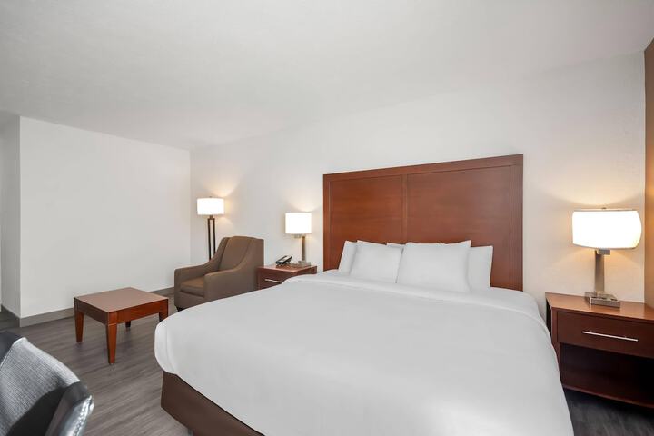 Room 47 of 80