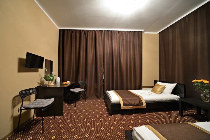 Room 4 of 37