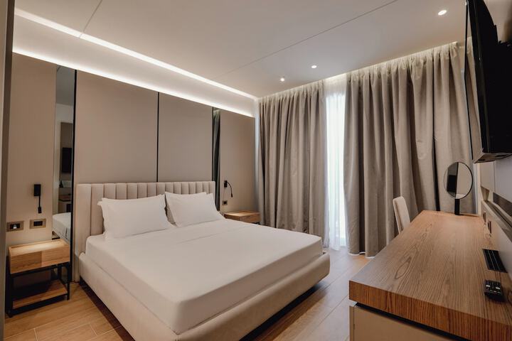 Room 9 of 43