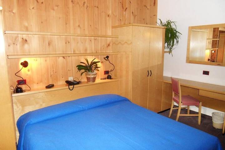 Room 10 of 52