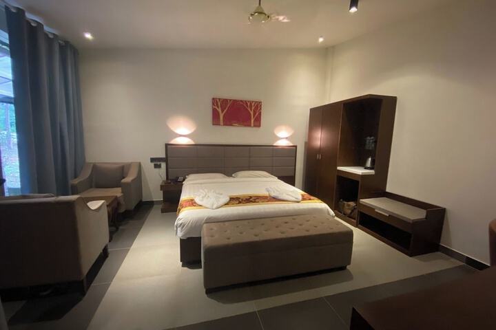 Room 6 of 31