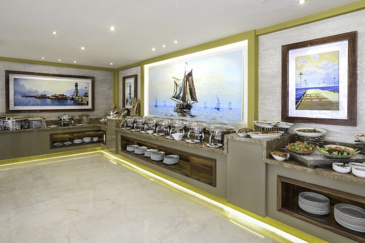 Dining 49 of 67