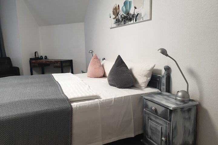 Room 6 of 48