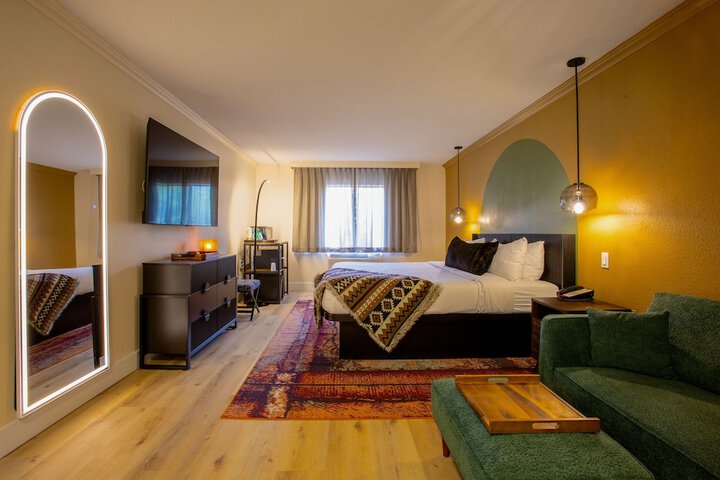 Room 37 of 126