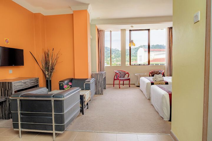 Room 9 of 11