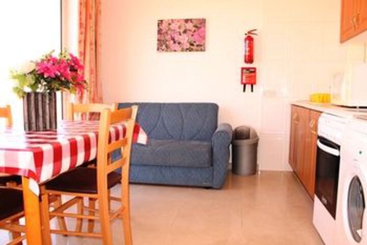 Room 14 of 18