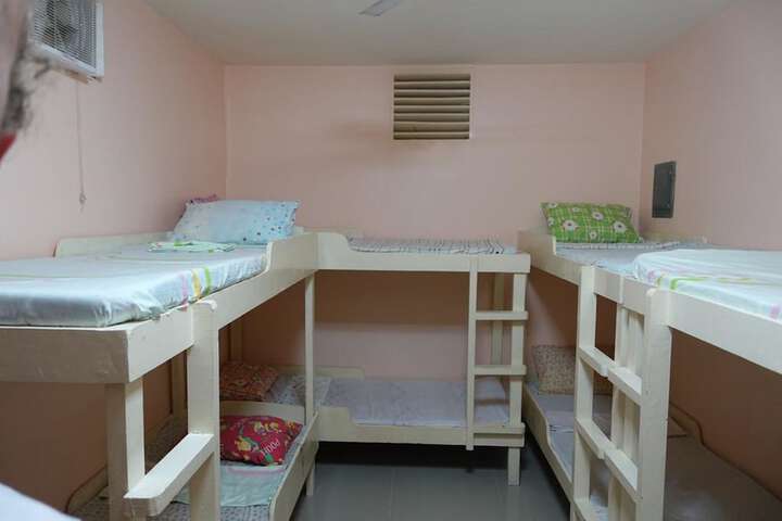 Room 4 of 36