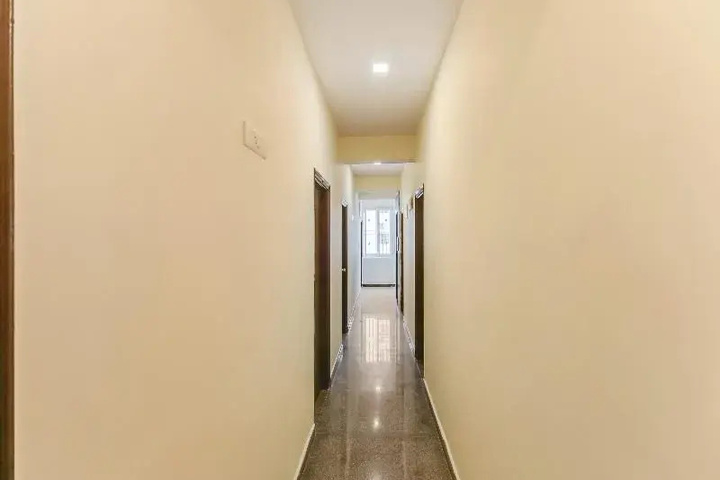 Room 12 of 19