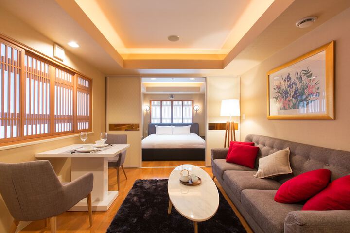 Room 5 of 32