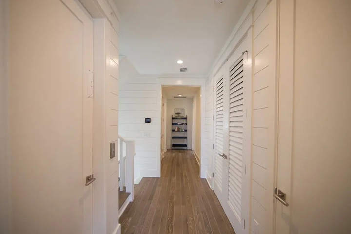Room 13 of 26
