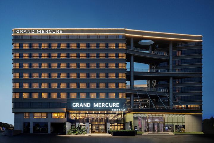 Grand Mercure Guangzhou Baiyun International Airport in Guangzhou