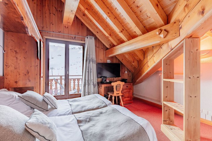 Room 7 of 19