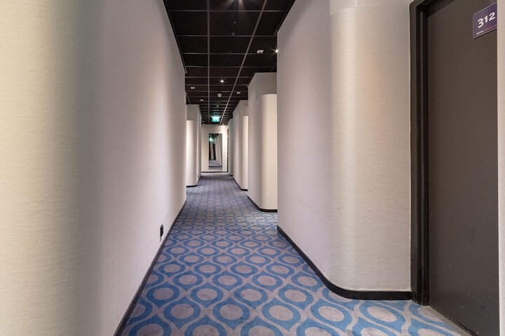 Ballroom/Hall 62 of 74