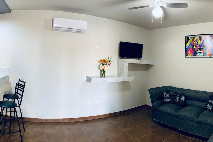 Room 5 of 28