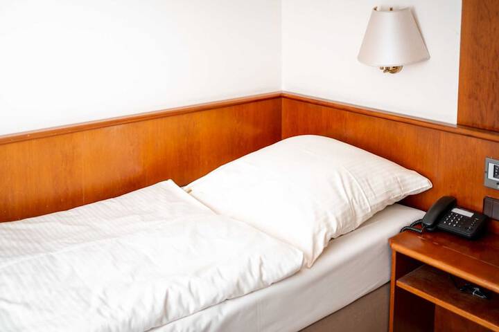 Room 5 of 41