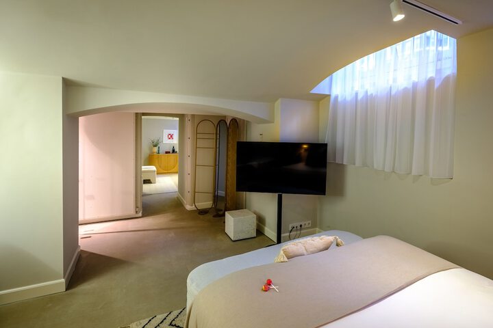 Room 36 of 62