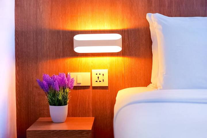 Room 26 of 100