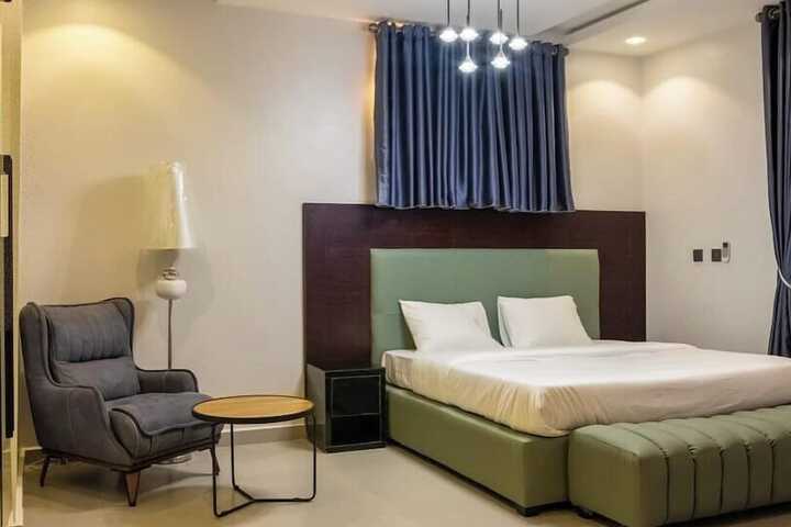 Room 6 of 44