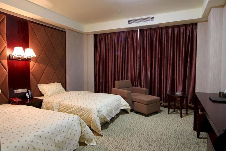 Room 6 of 26