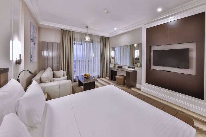 Room 6 of 89