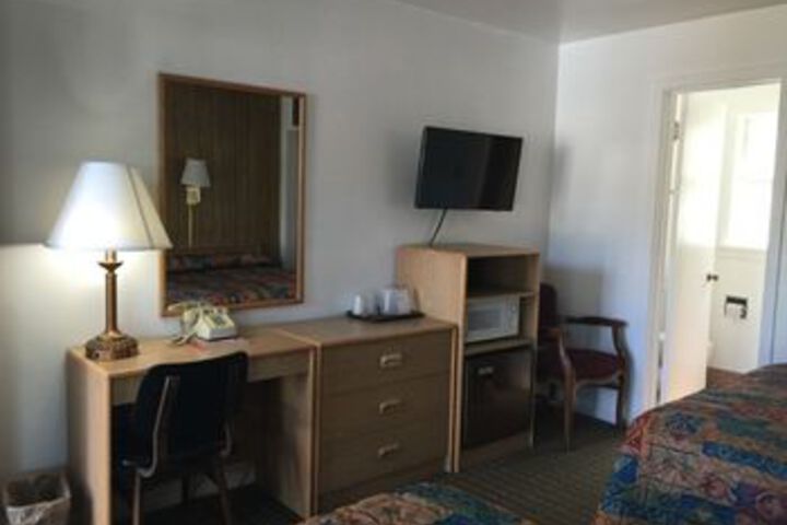 Room 10 of 11