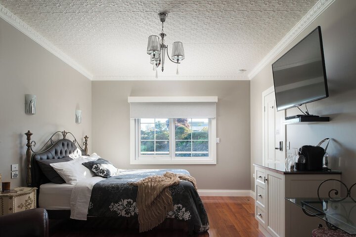 Room 4 of 30