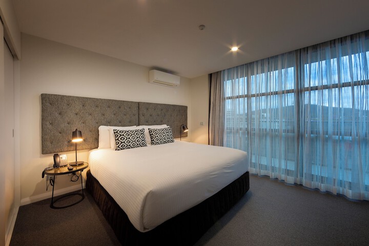 Room 10 of 43
