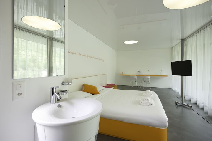 Room 5 of 44