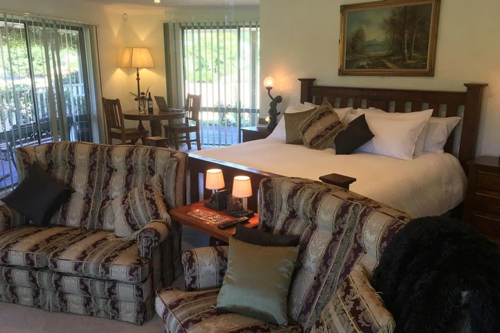 Room 2 of 11