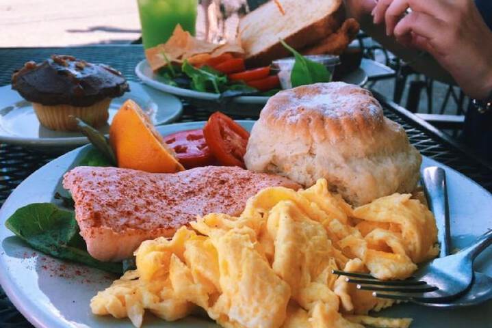 Breakfast/Coffee Service 20 of 35