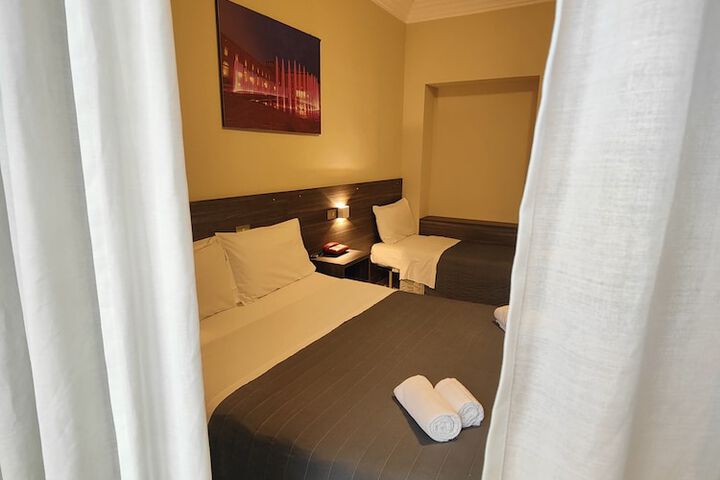 Room 13 of 65