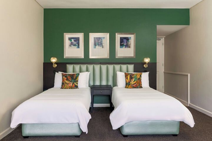 Room 11 of 75