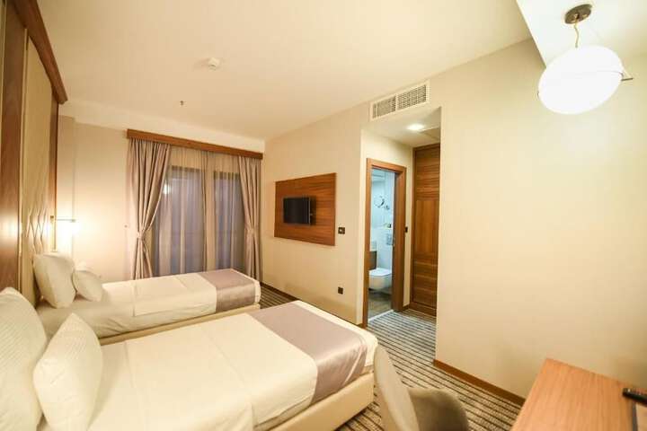 Room 6 of 29
