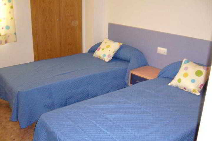 Room 8 of 10