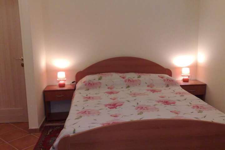 Room 7 of 65